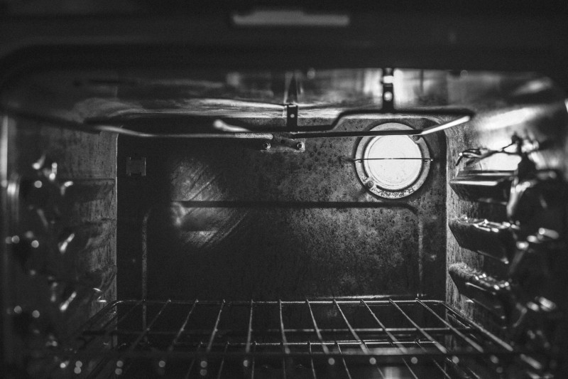 how to clean your oven with baking soda and vinegar